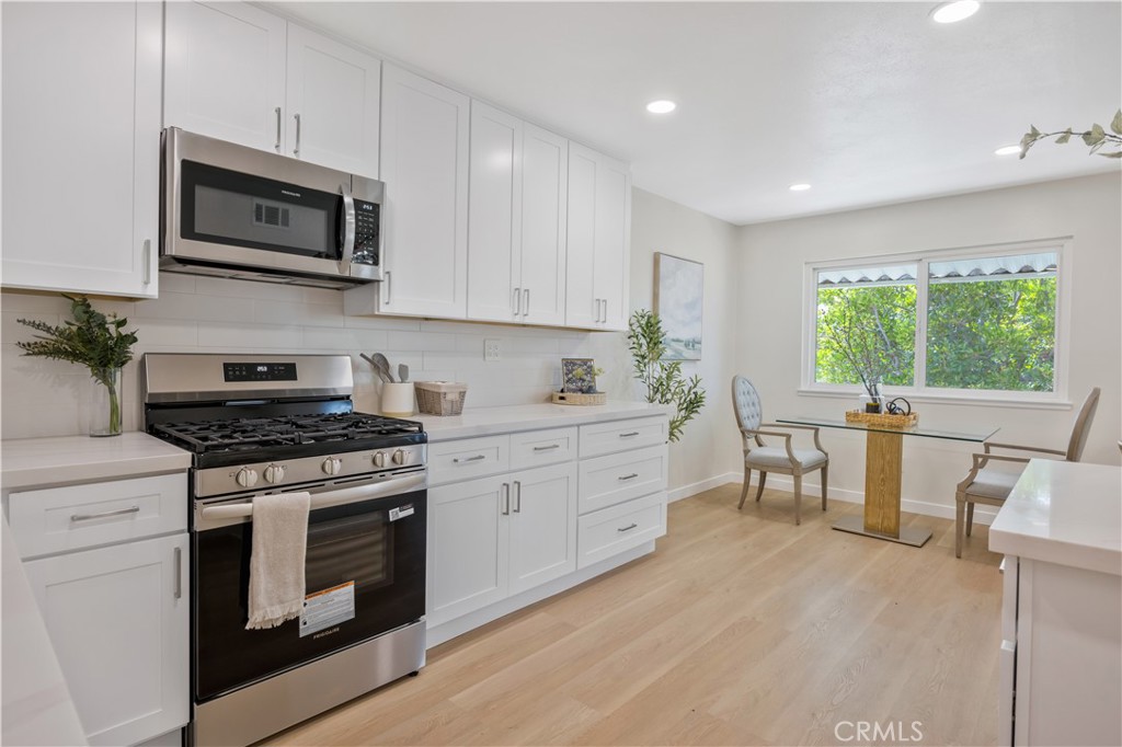 336 E Briardale Avenue 3