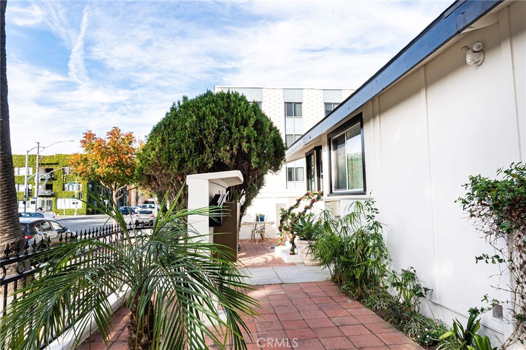 240 Linden Avenue A2
