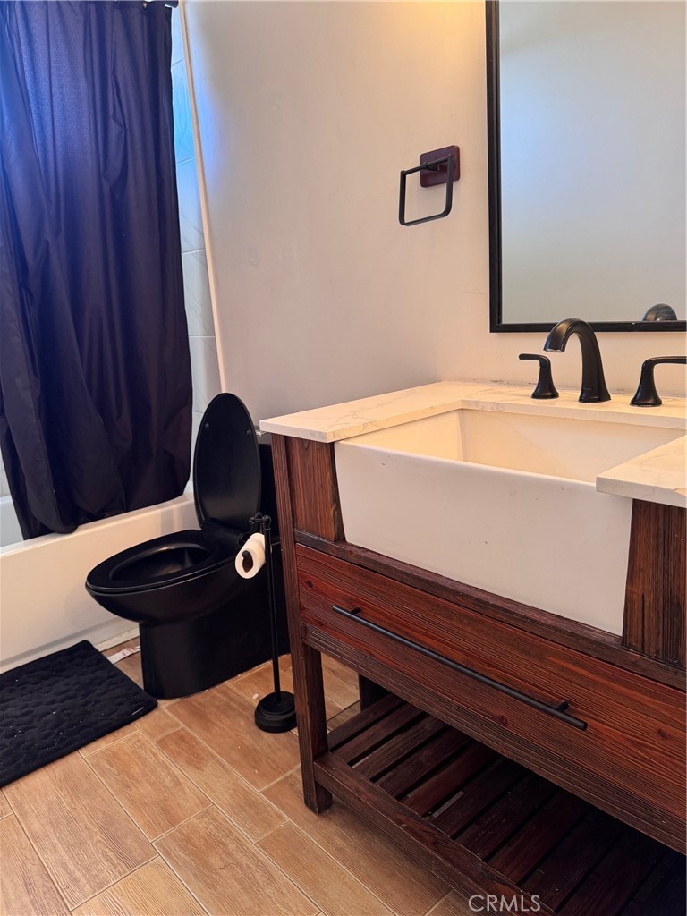 30628 Moontide Court