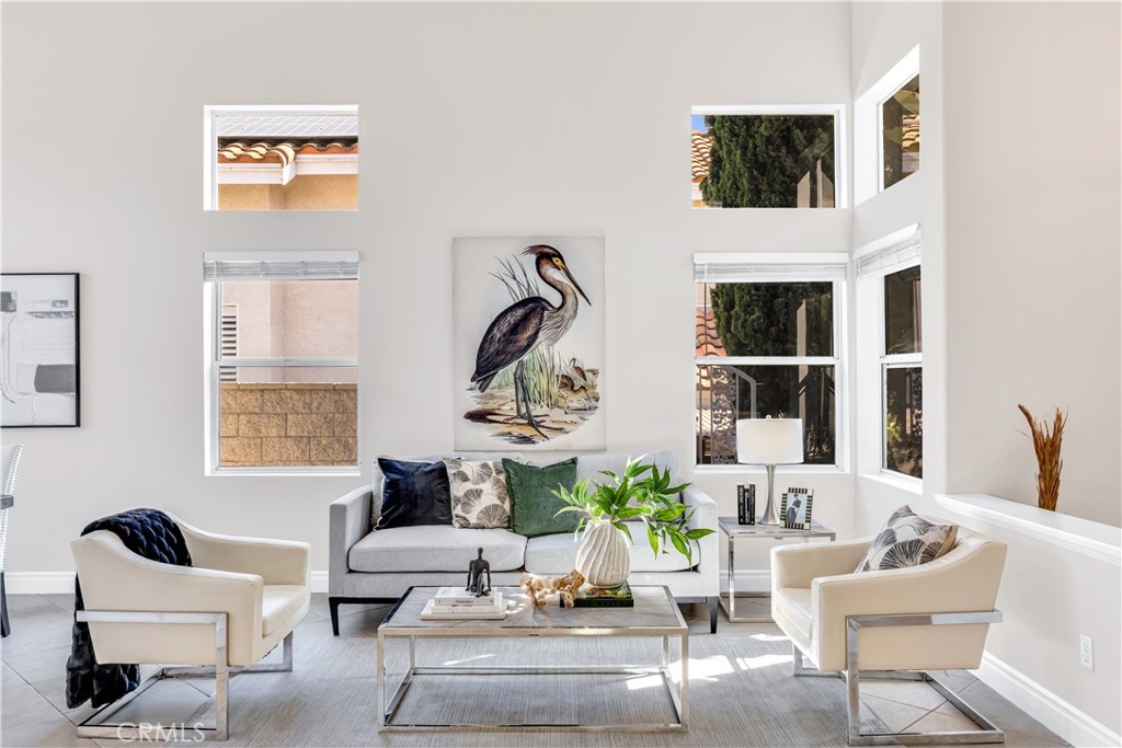 24255 Rue De Gauguin