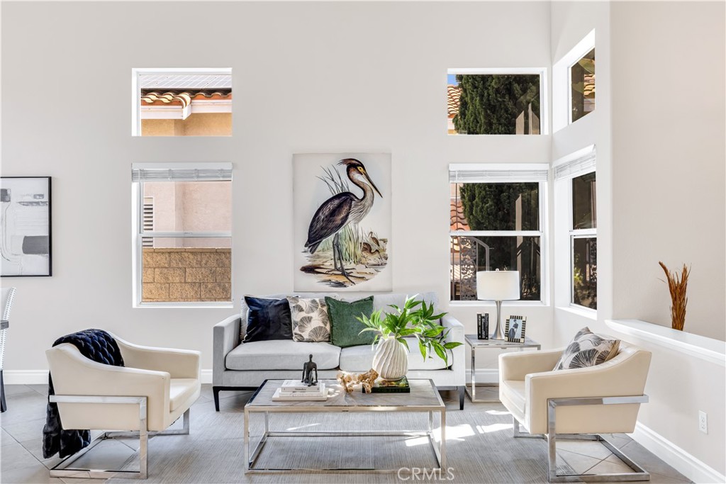 24255 Rue De Gauguin