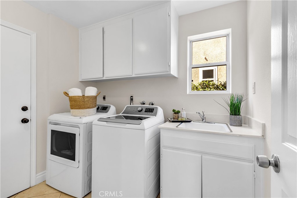 24255 Rue De Gauguin