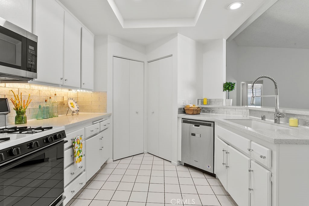 10371 Garden Grove Boulevard 20