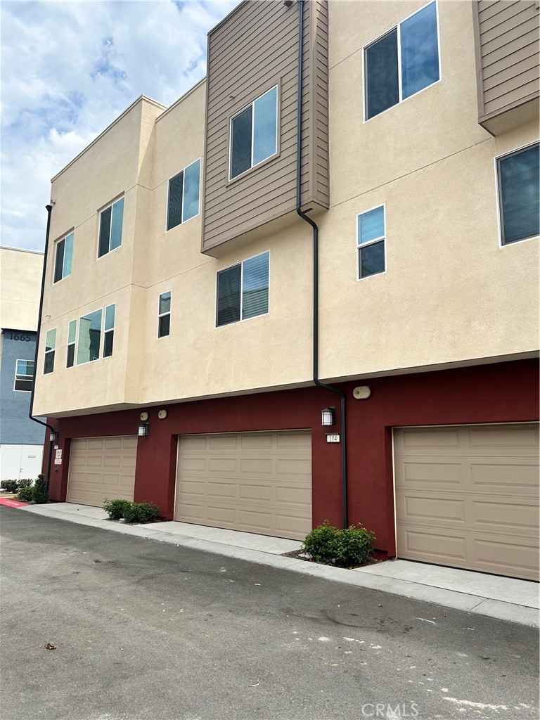 1669 W Lincoln Avenue 104