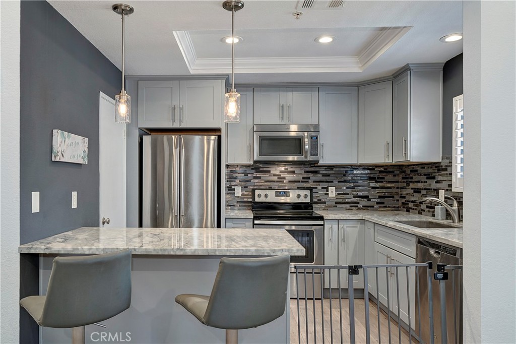 122 Gallery Way