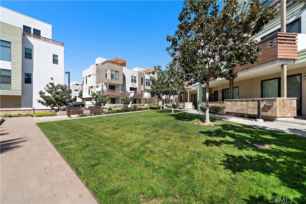 645 W 17th Street