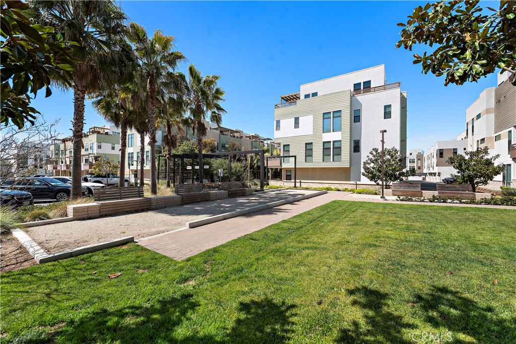 645 W 17th Street