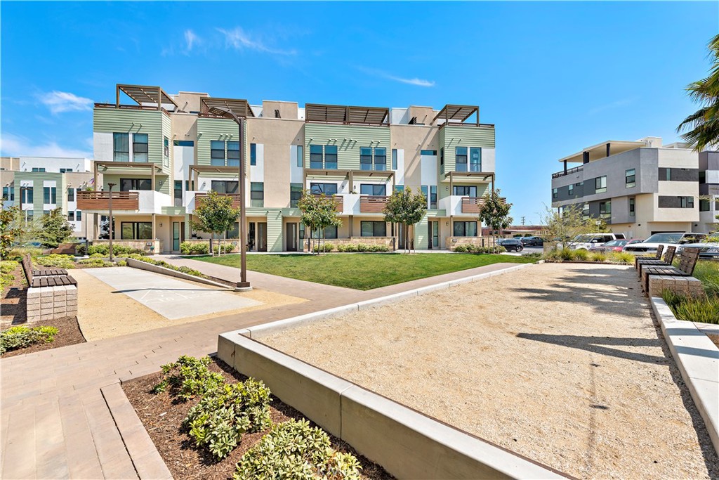 645 W 17th Street