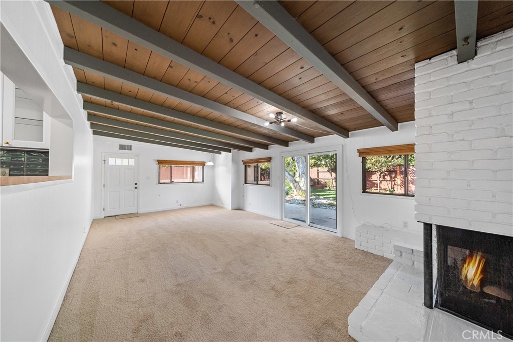 4425 Walnut Ave