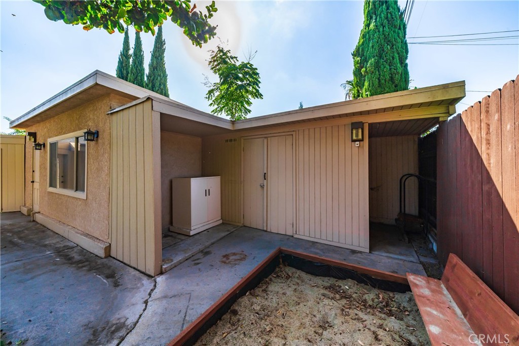 4425 Walnut Ave