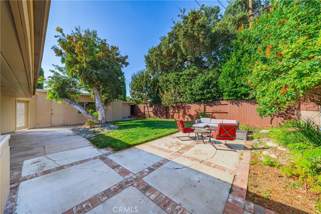 4425 Walnut Ave