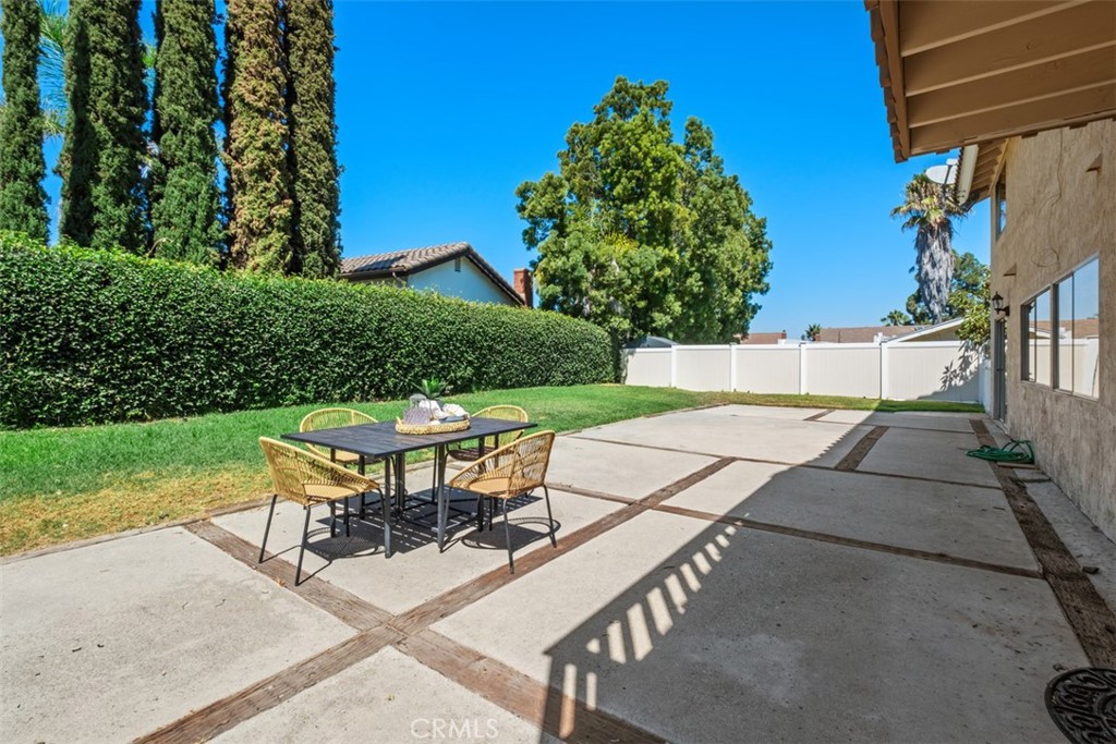 26856 La Sierra Drive