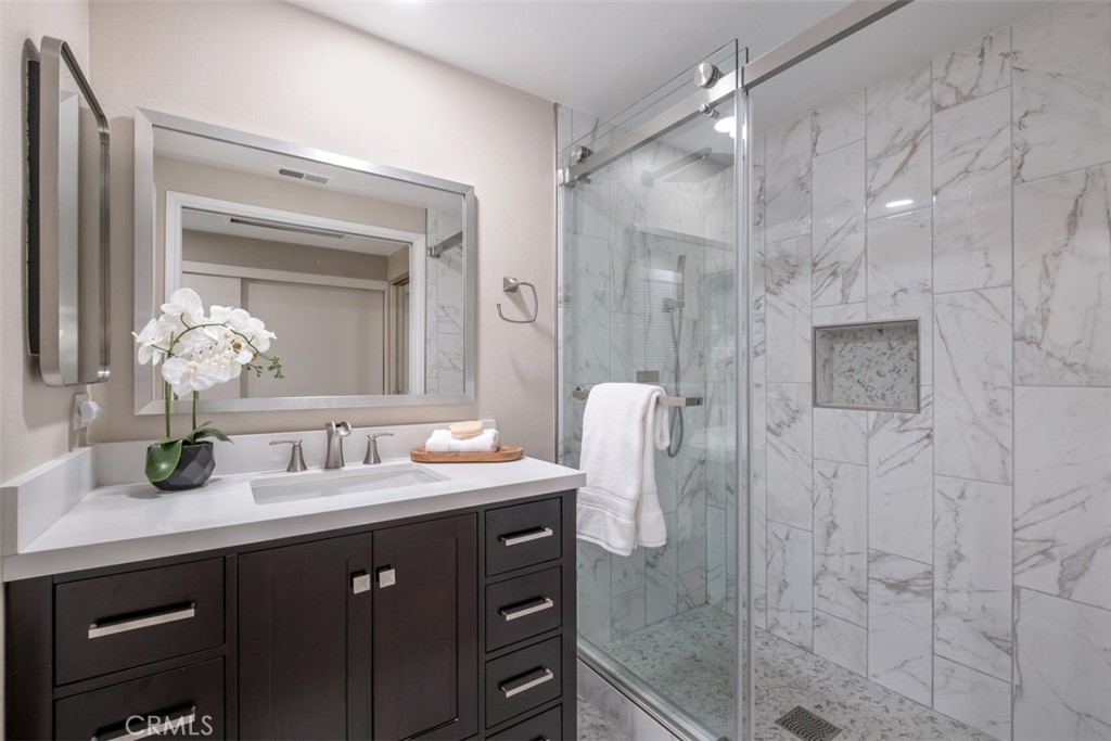 26856 La Sierra Drive