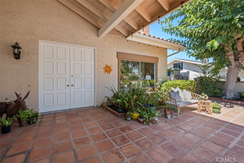 26856 La Sierra Drive