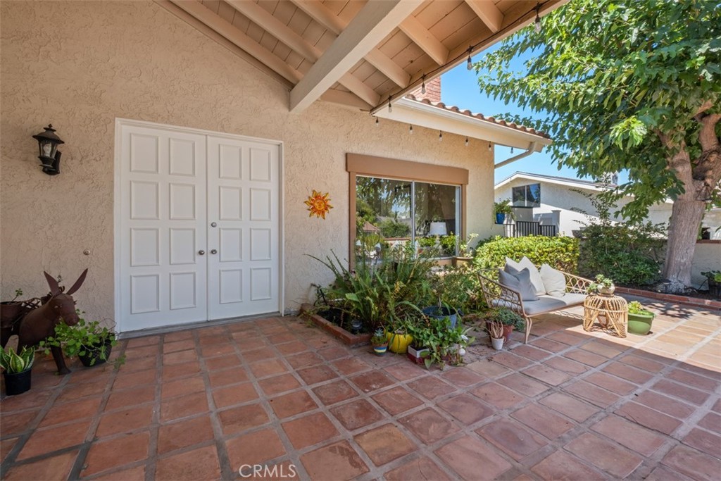 26856 La Sierra Drive