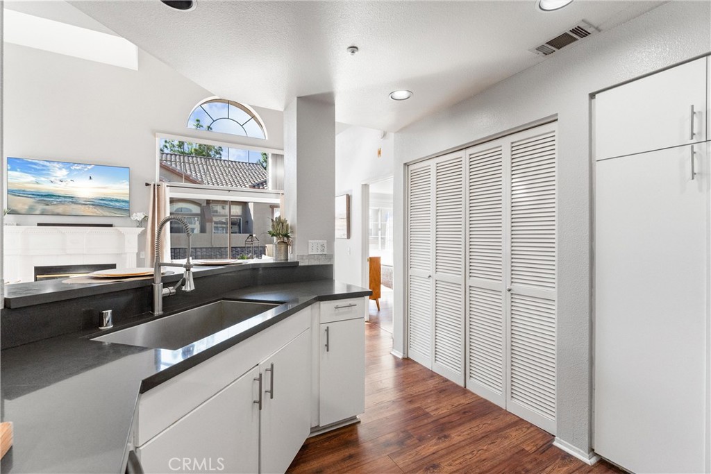 2925 Via Toscana 202