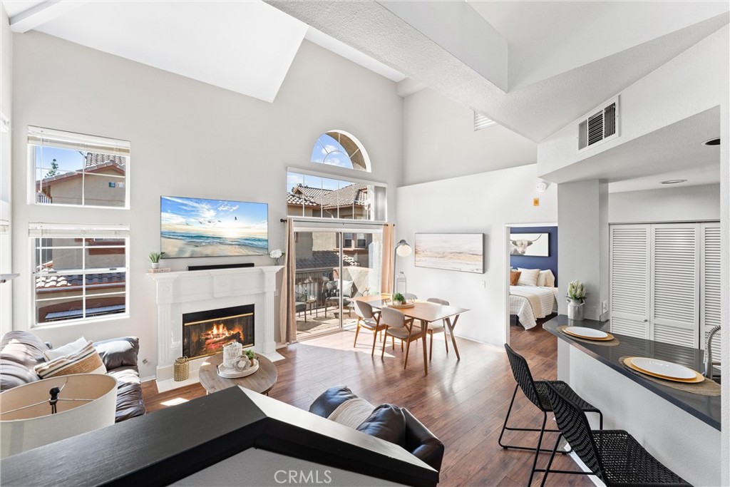 2925 Via Toscana 202