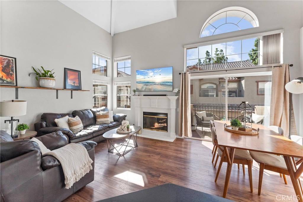 2925 Via Toscana 202