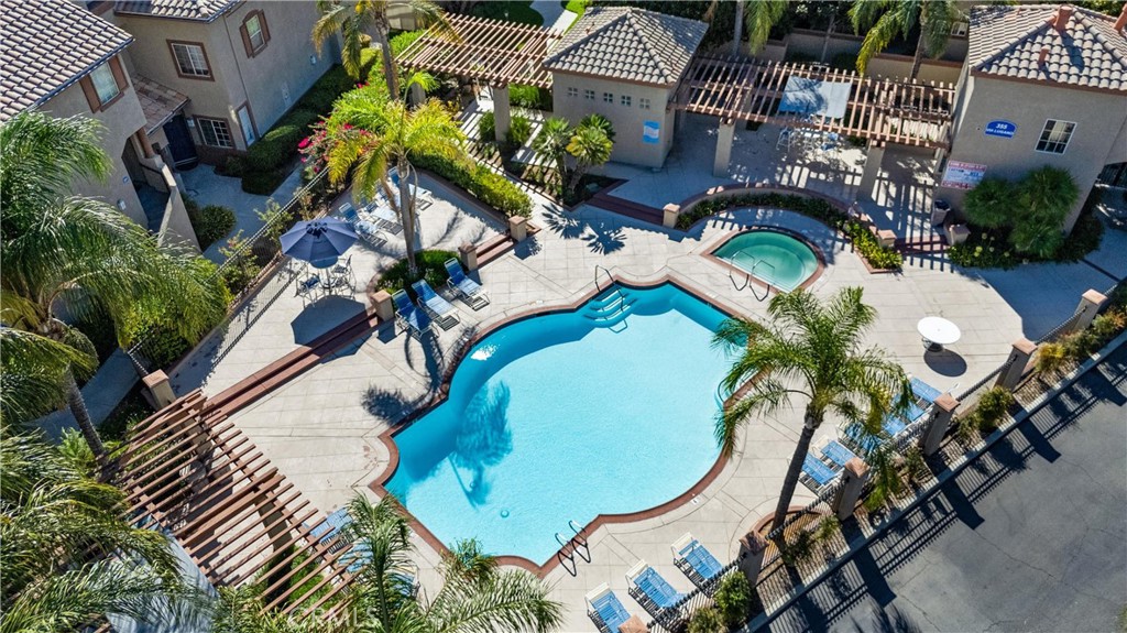 2925 Via Toscana 202