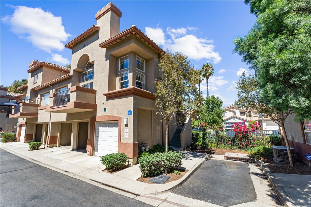 2925 Via Toscana 202