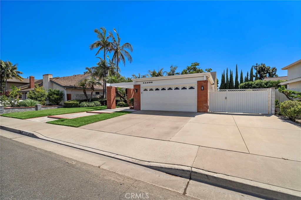 11106 Coral Aloe Avenue