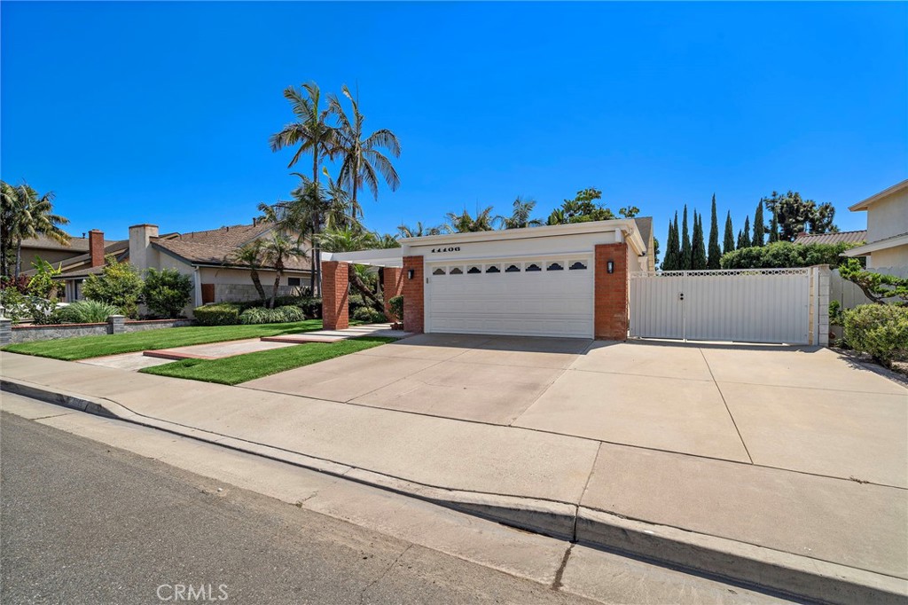 11106 Coral Aloe Avenue
