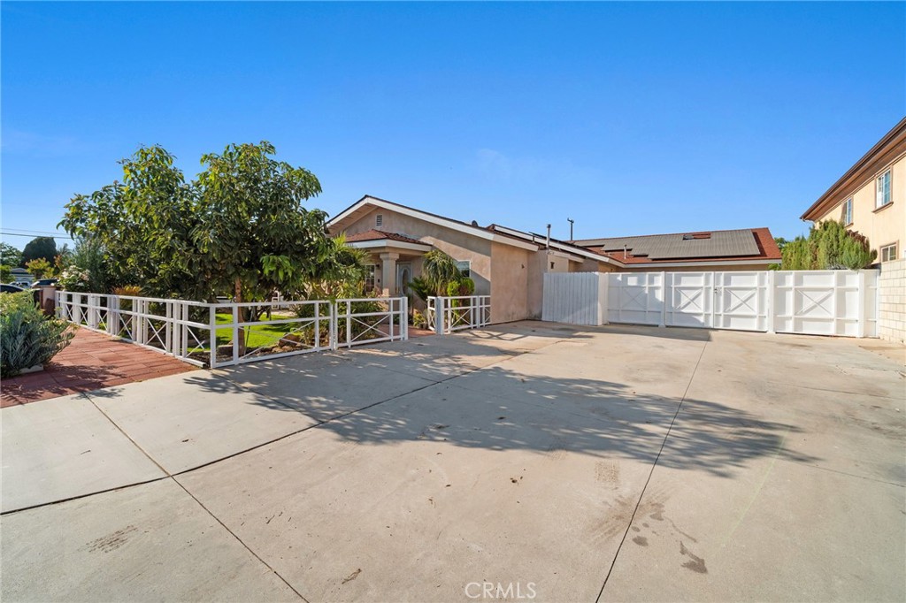 9031 Bestel Avenue