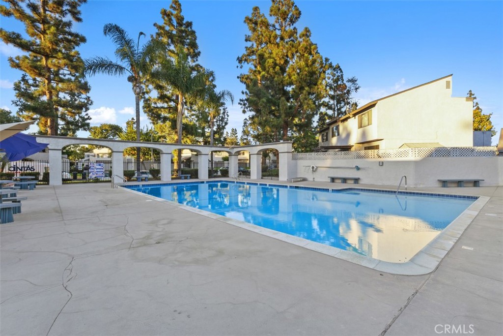 438 N Via Capri
