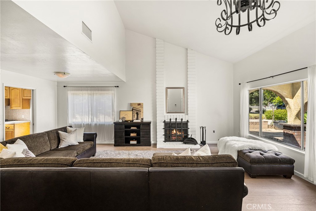 982 N Shaffer Street