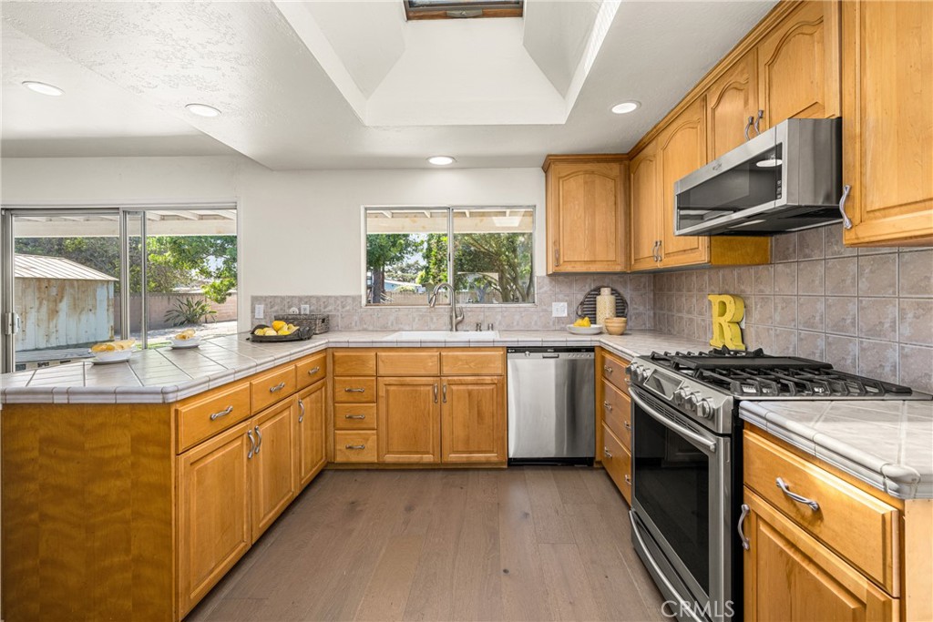 982 N Shaffer Street