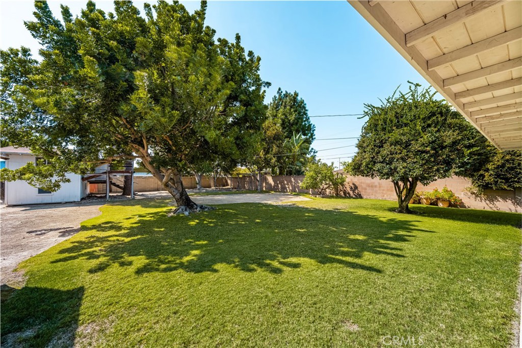 982 N Shaffer Street