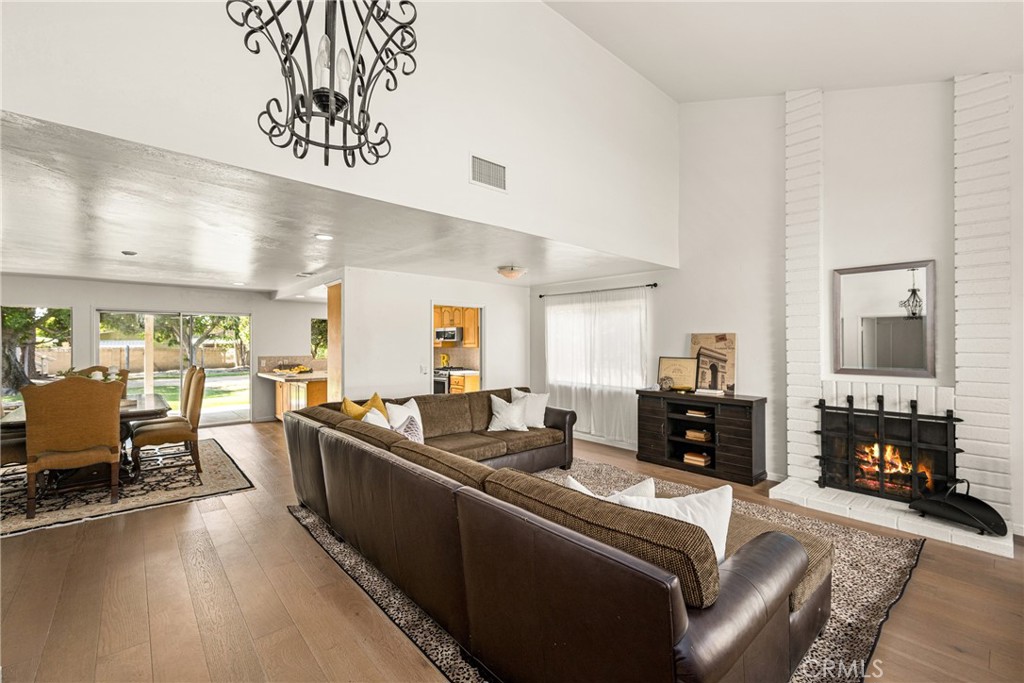 982 N Shaffer Street