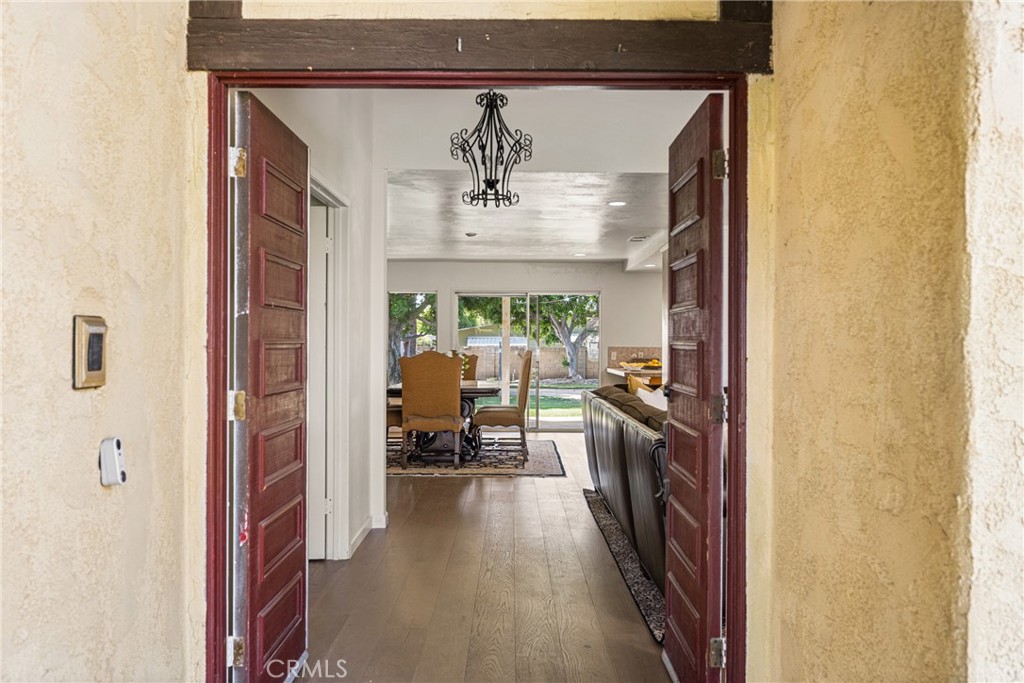 982 N Shaffer Street