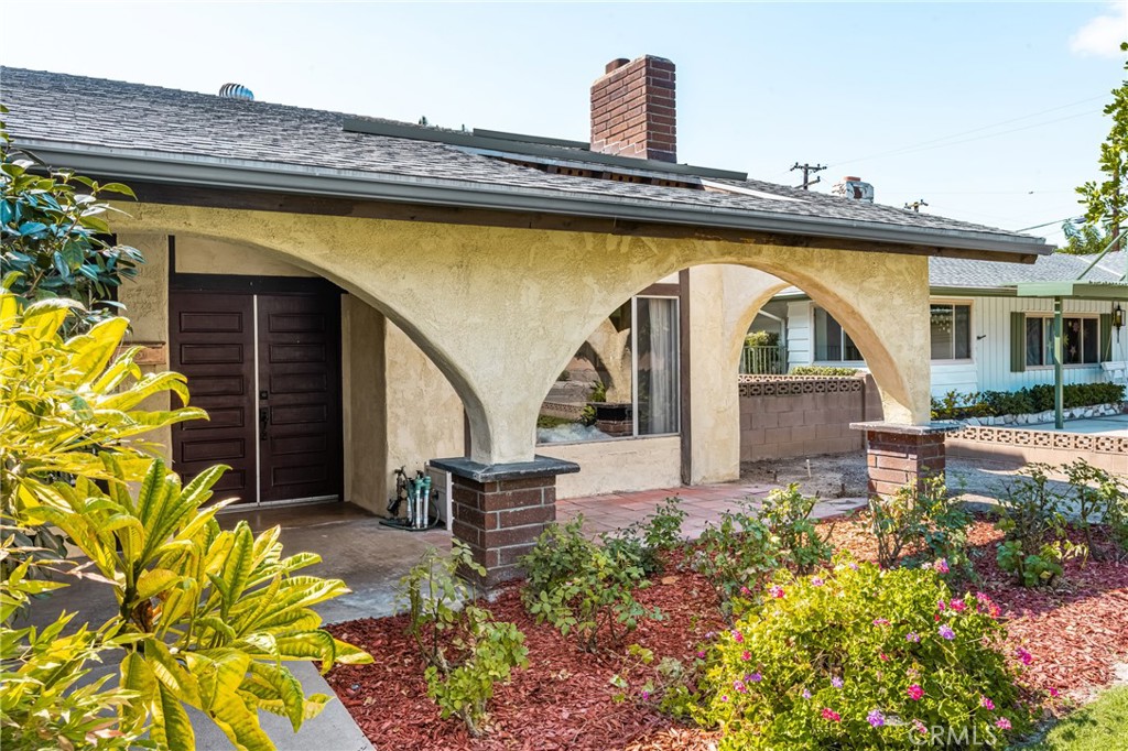 982 N Shaffer Street