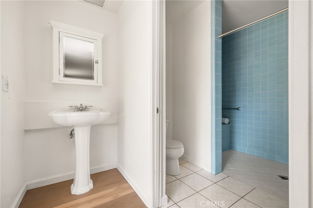 982 N Shaffer Street