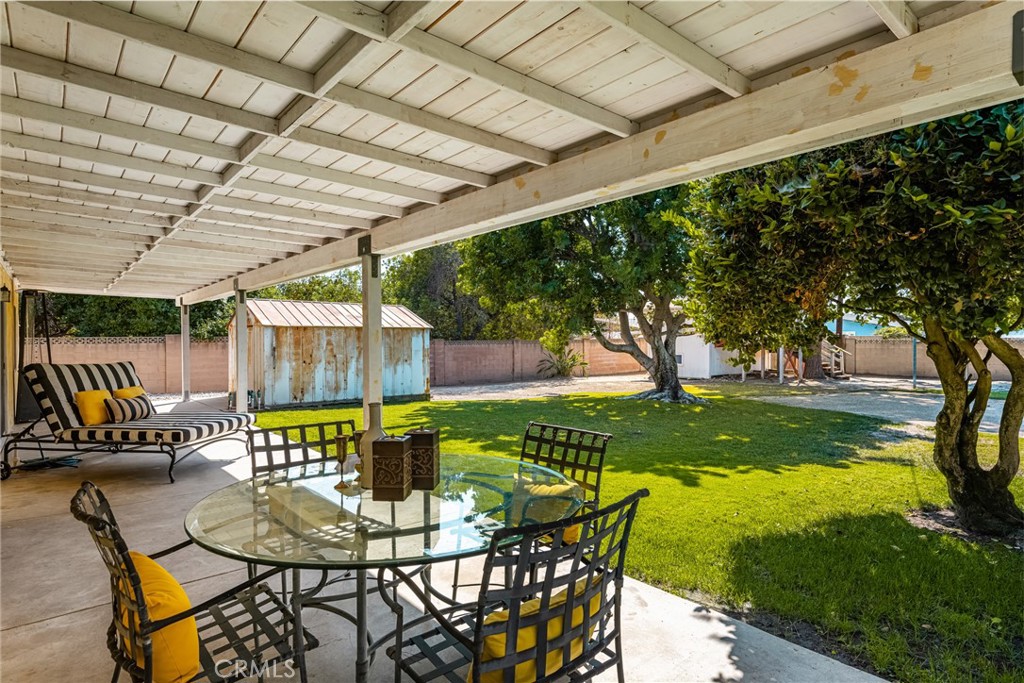 982 N Shaffer Street