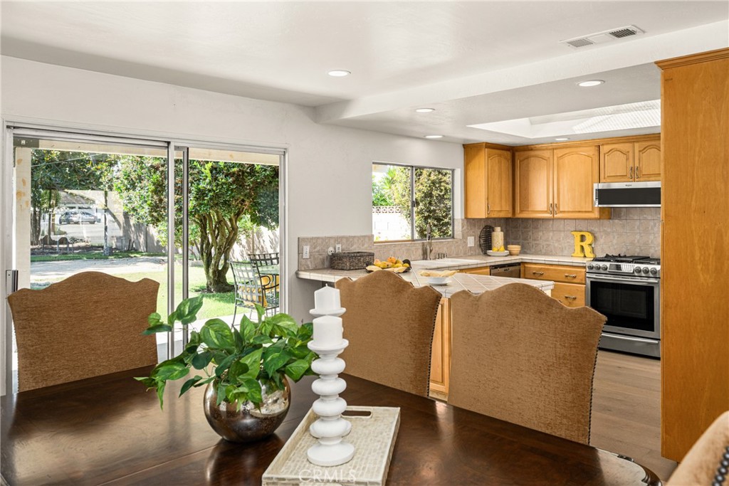 982 N Shaffer Street