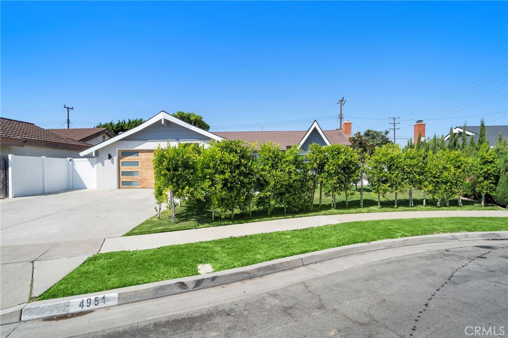 4951 Maui Circle