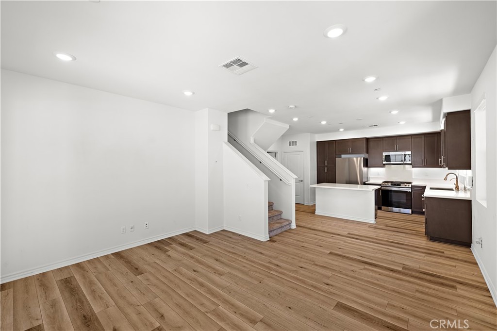 1415 Reliance