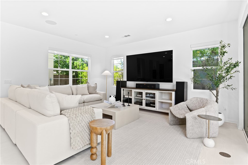 2 Cerro Ct