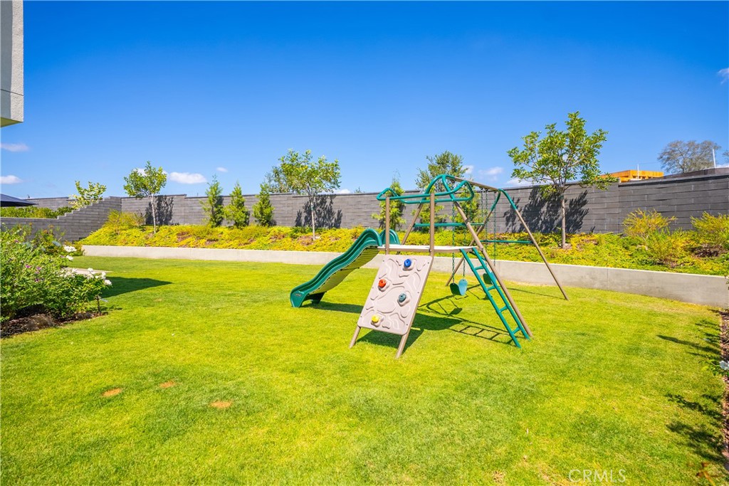 1341 Roots Way