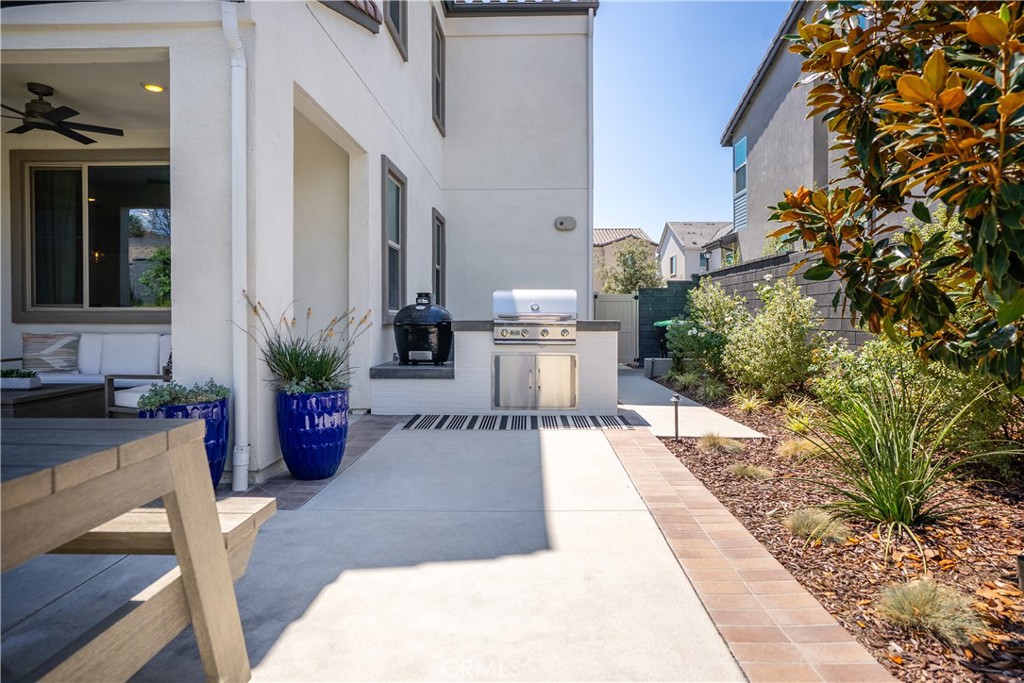 1341 Roots Way