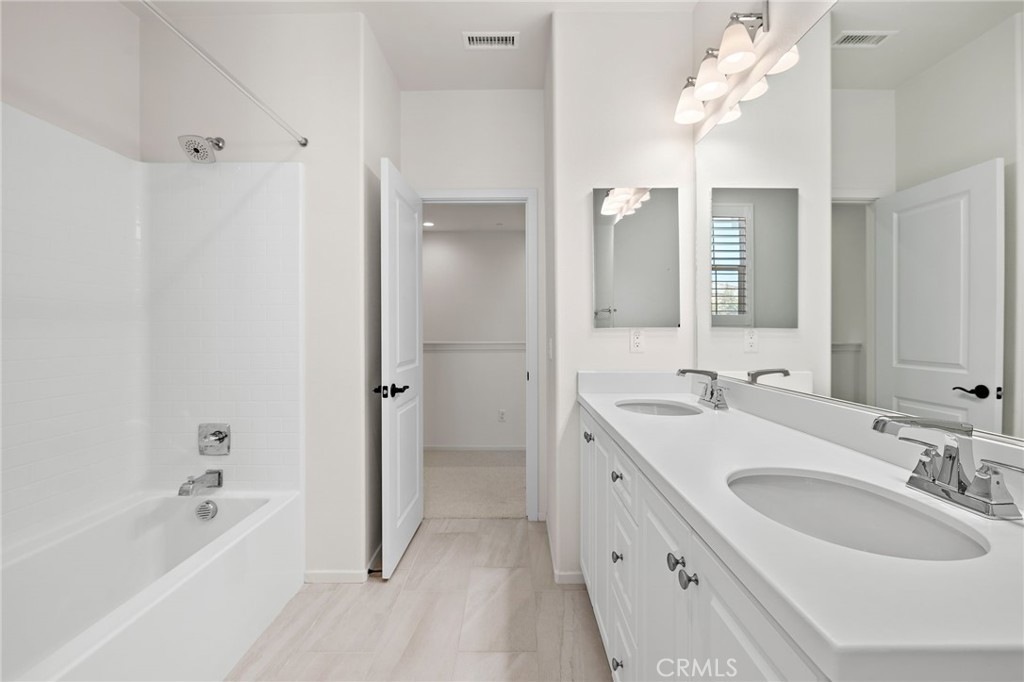 3140 E Rutherford Drive