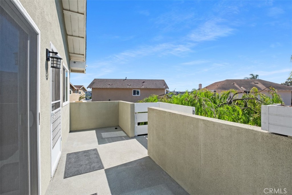 33602 Blue Lantern Street D