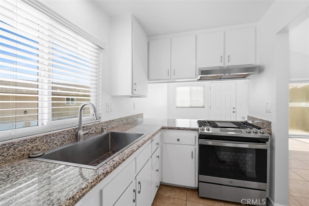 33602 Blue Lantern Street D