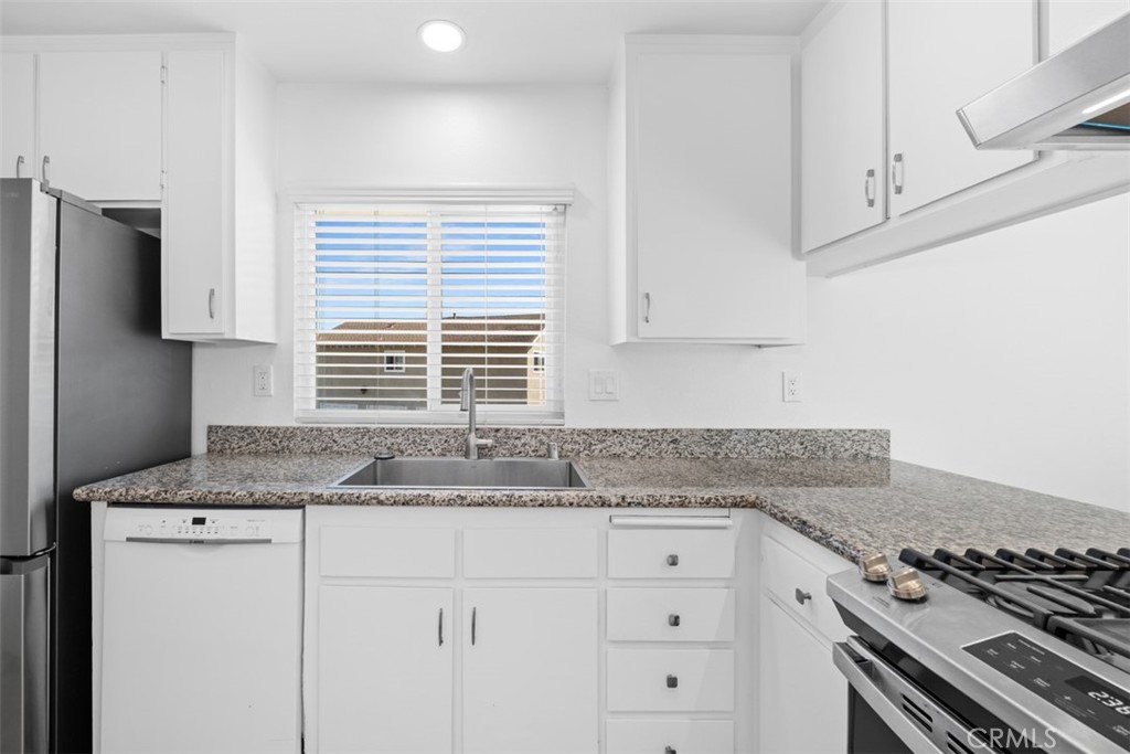 33602 Blue Lantern Street D