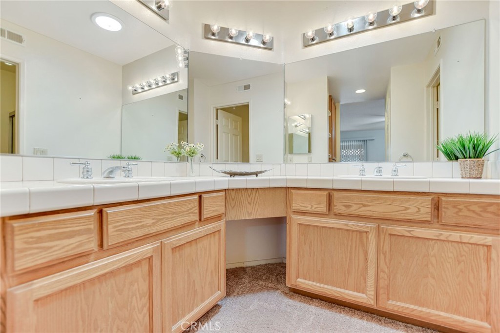 19039 Frances Street