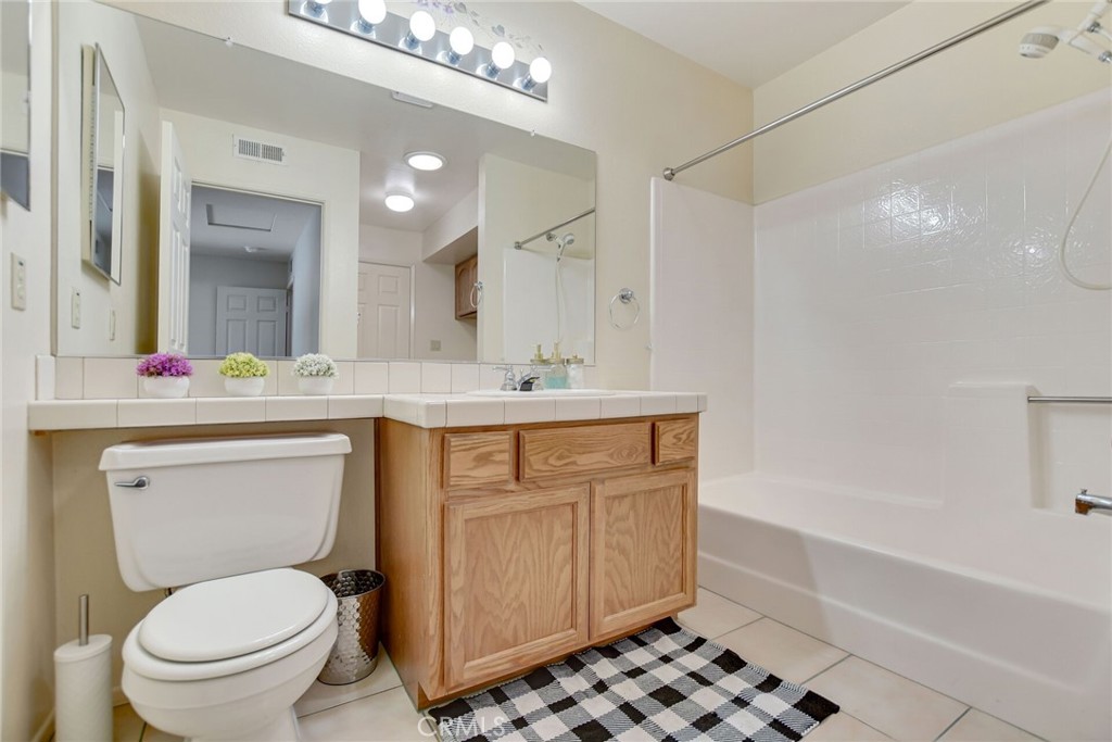 19039 Frances Street