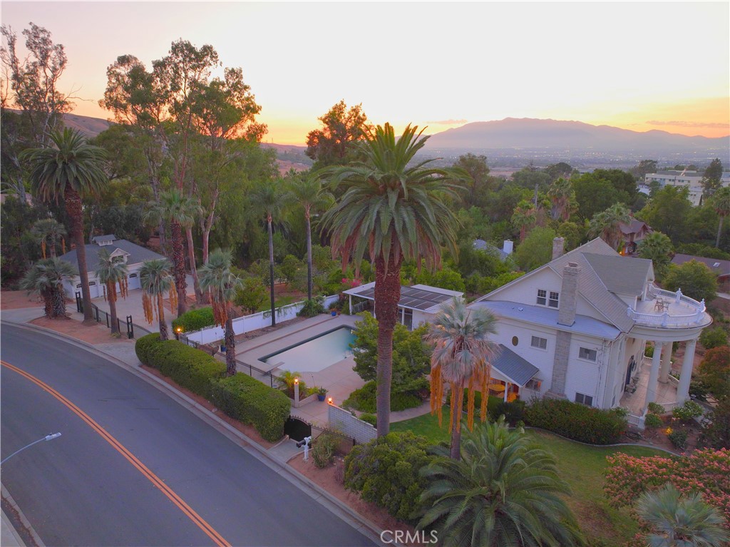 560 Terracina Boulevard