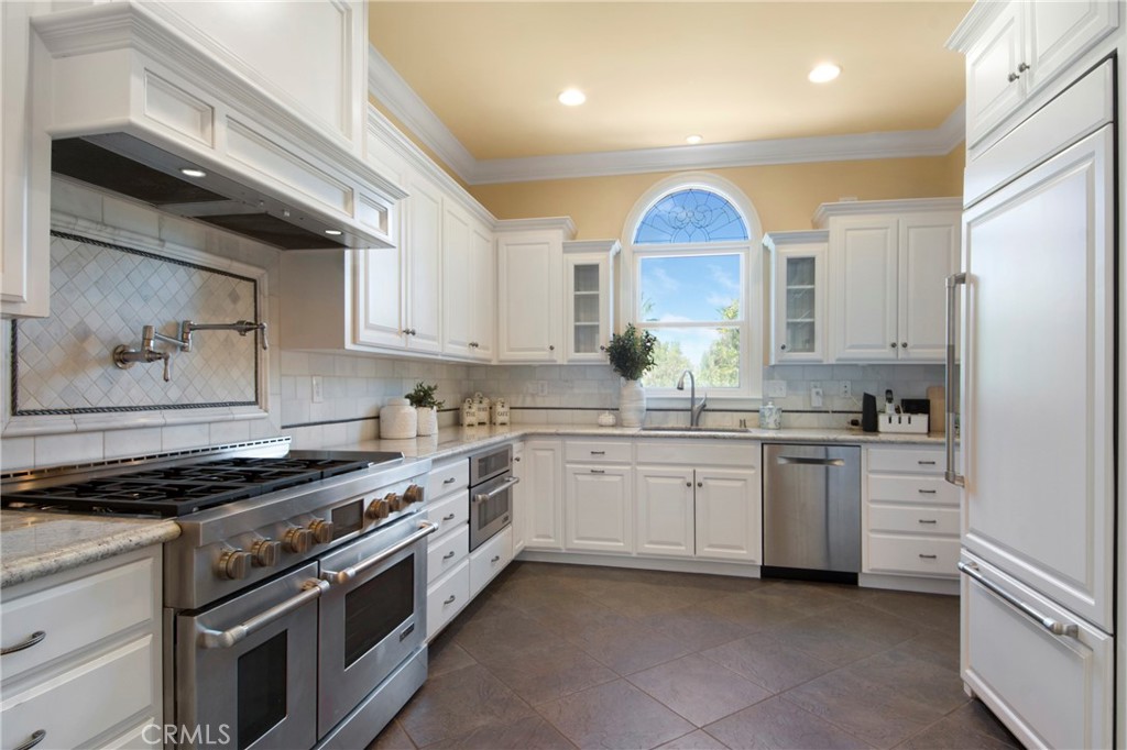 560 Terracina Boulevard